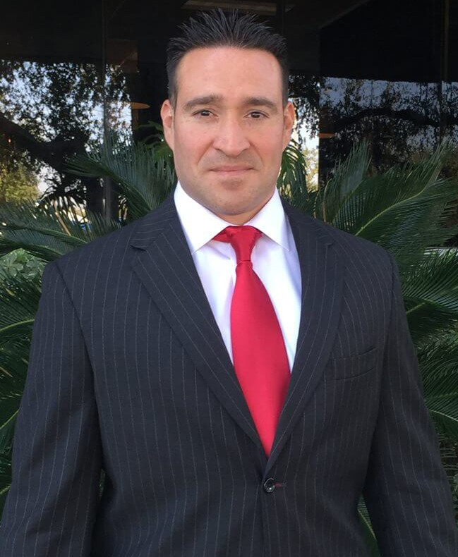 League-City-Chiropractor-Roberto-Cantu_cropped